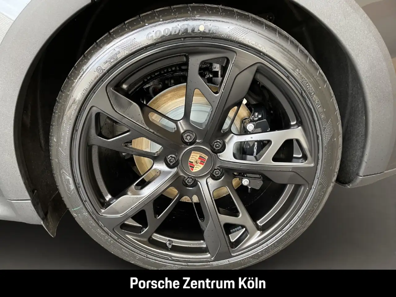 Porsche Taycan 11
