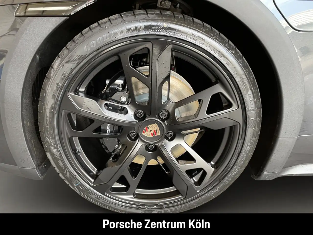 Porsche Taycan 12
