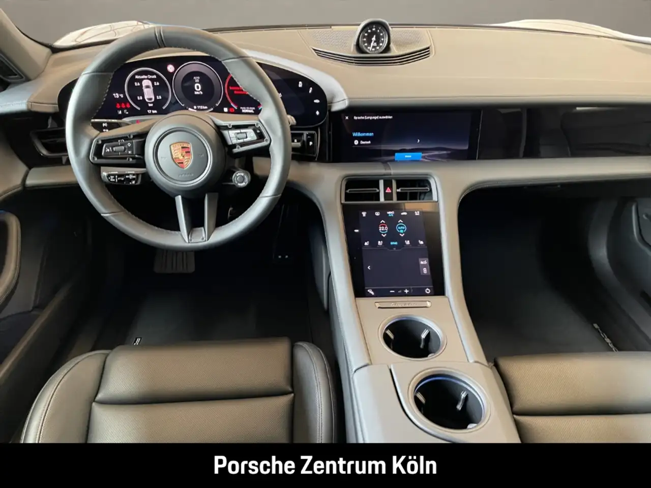 Porsche Taycan 14