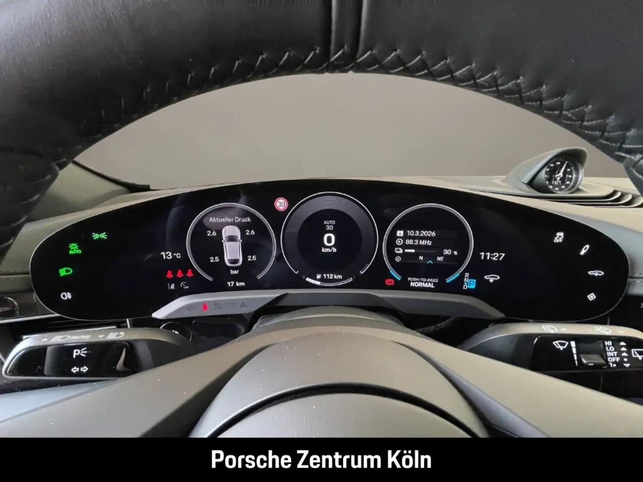 Porsche Taycan 16