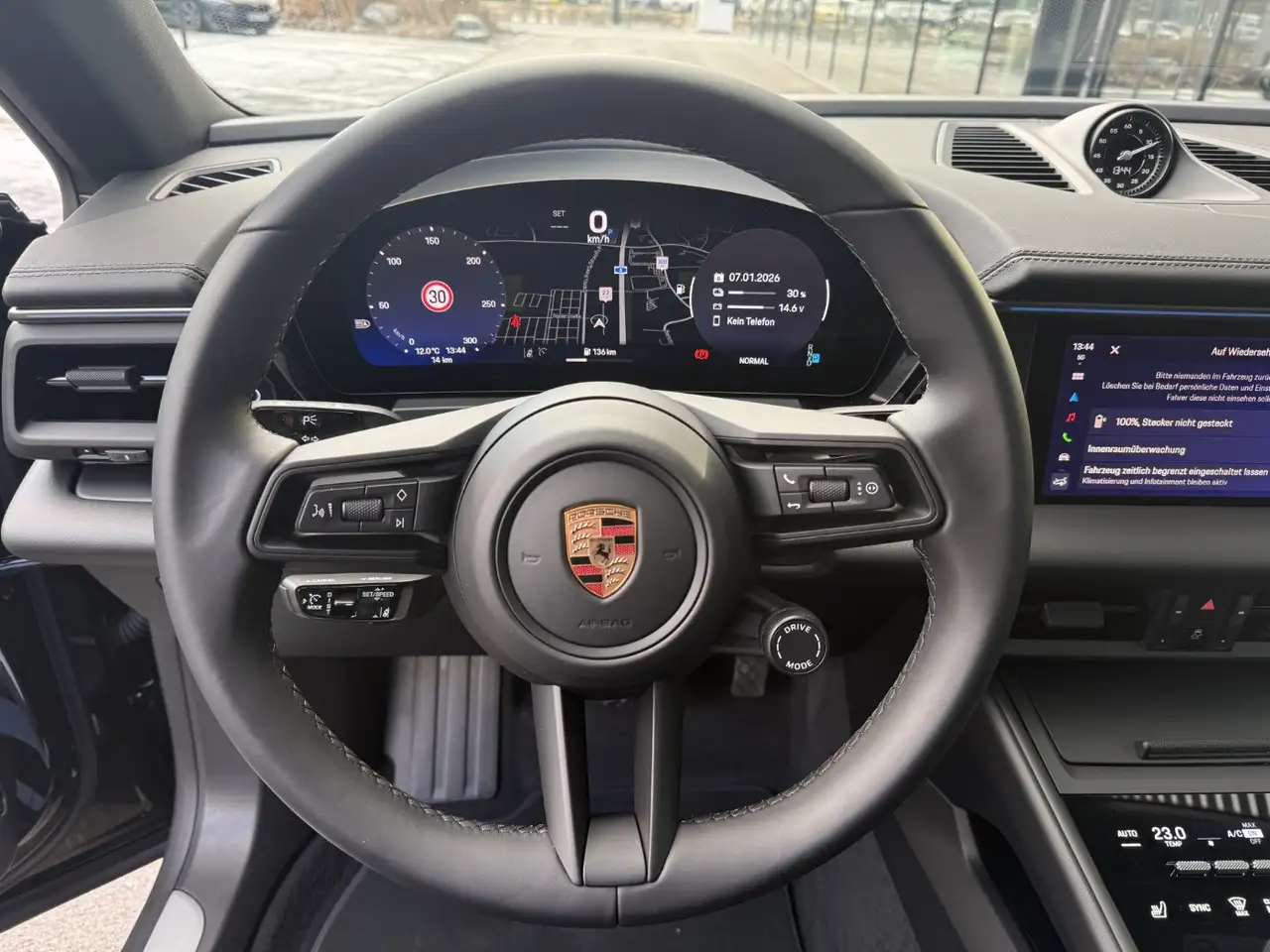 Porsche Macan 8