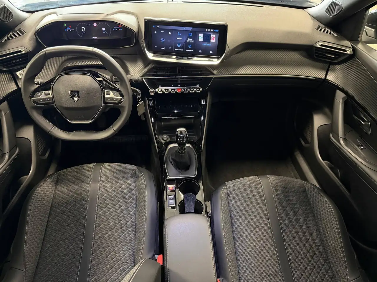 Peugeot 2008 12