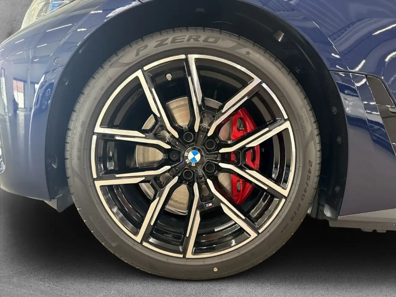 BMW i4 6