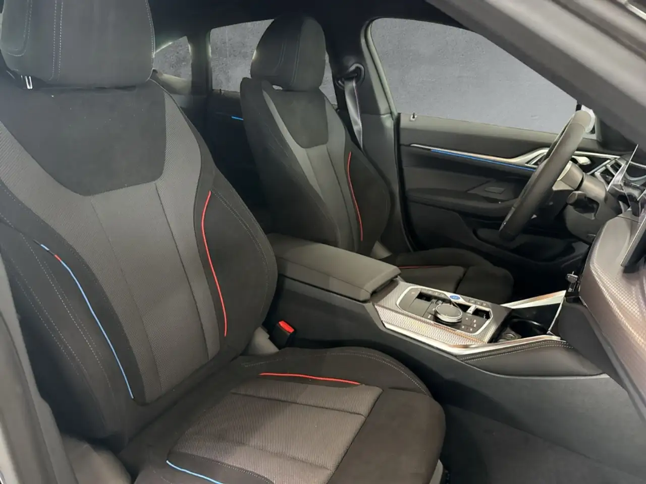 BMW i4 10