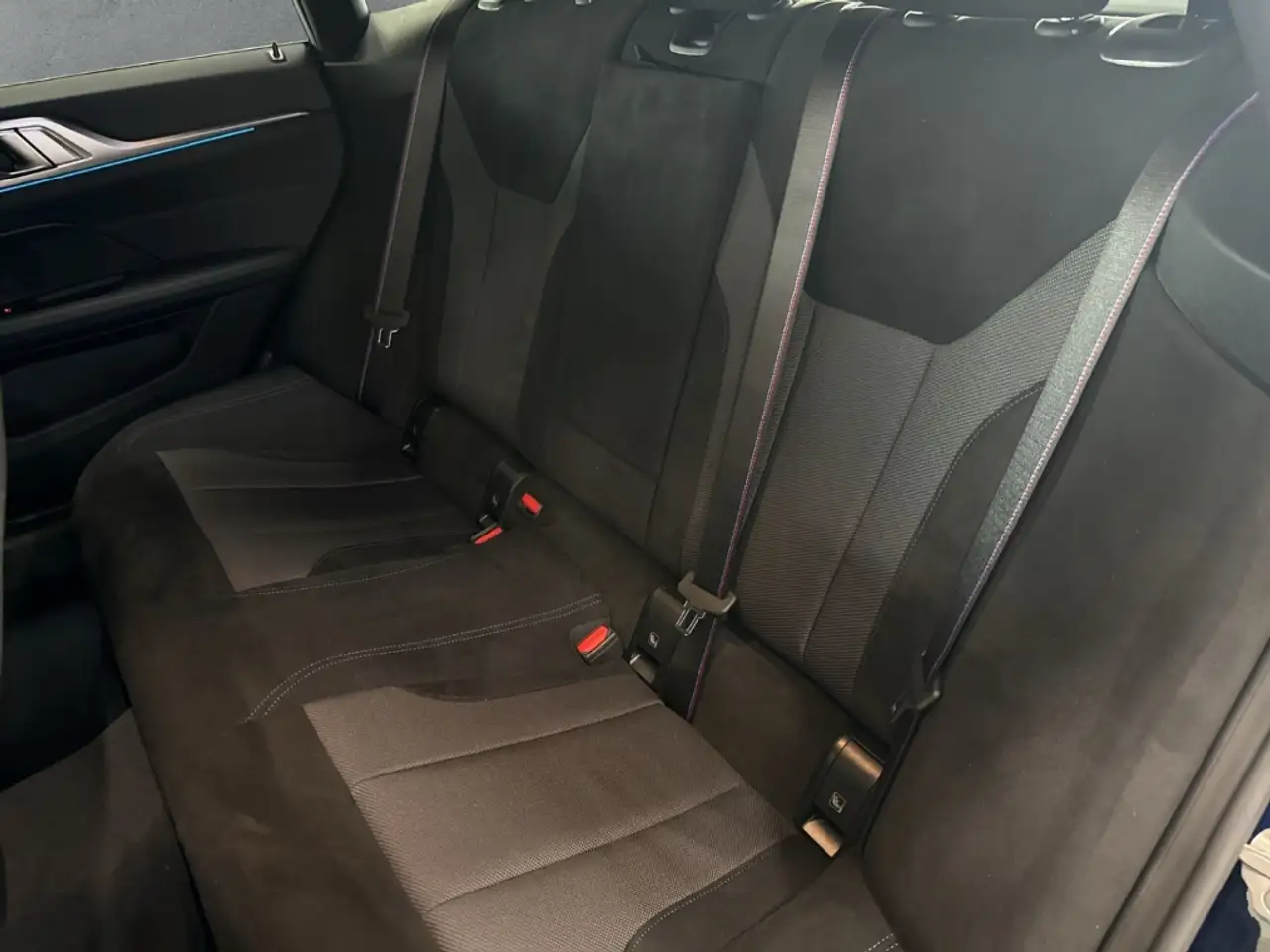 BMW i4 12