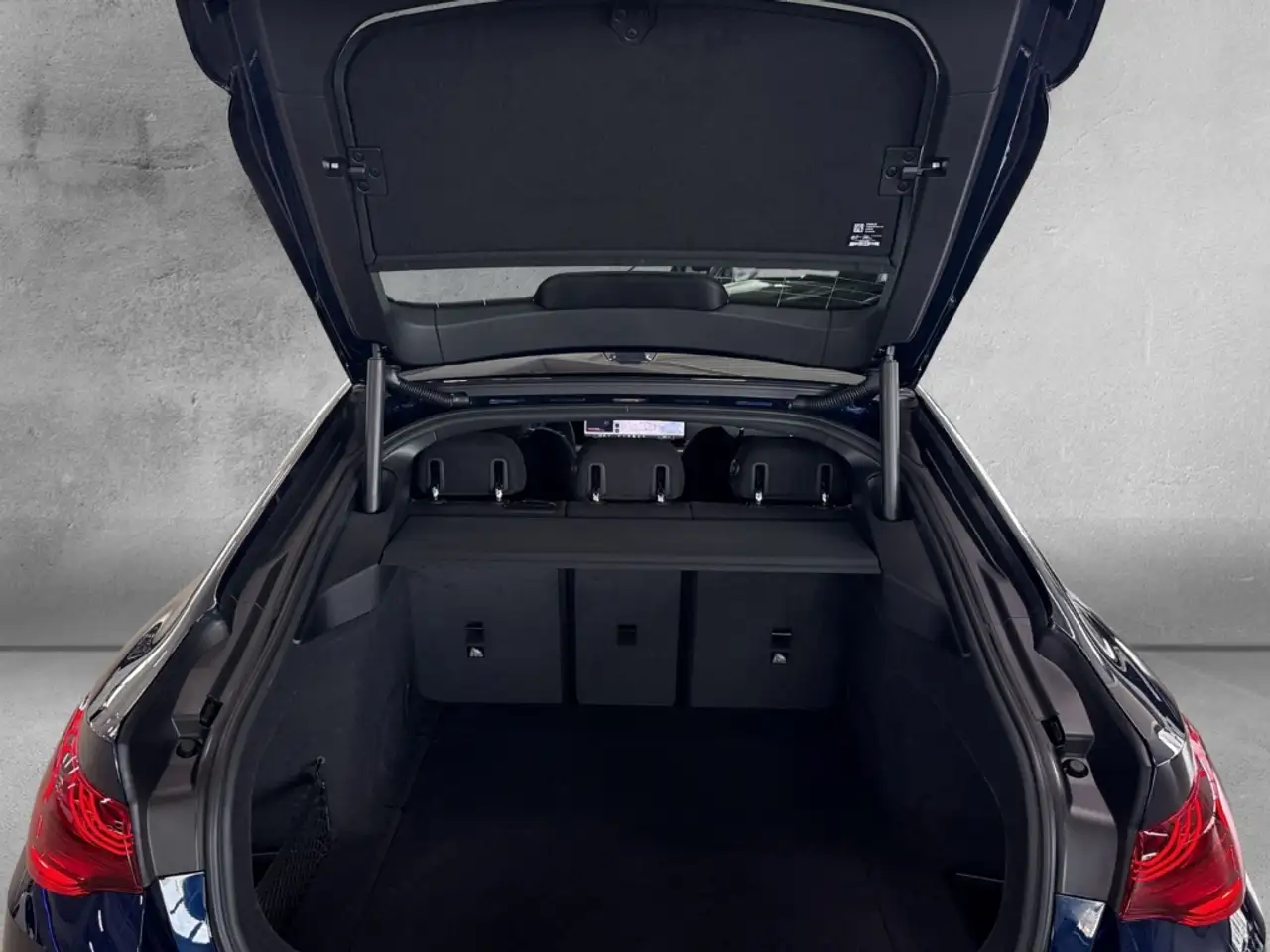 BMW i4 14