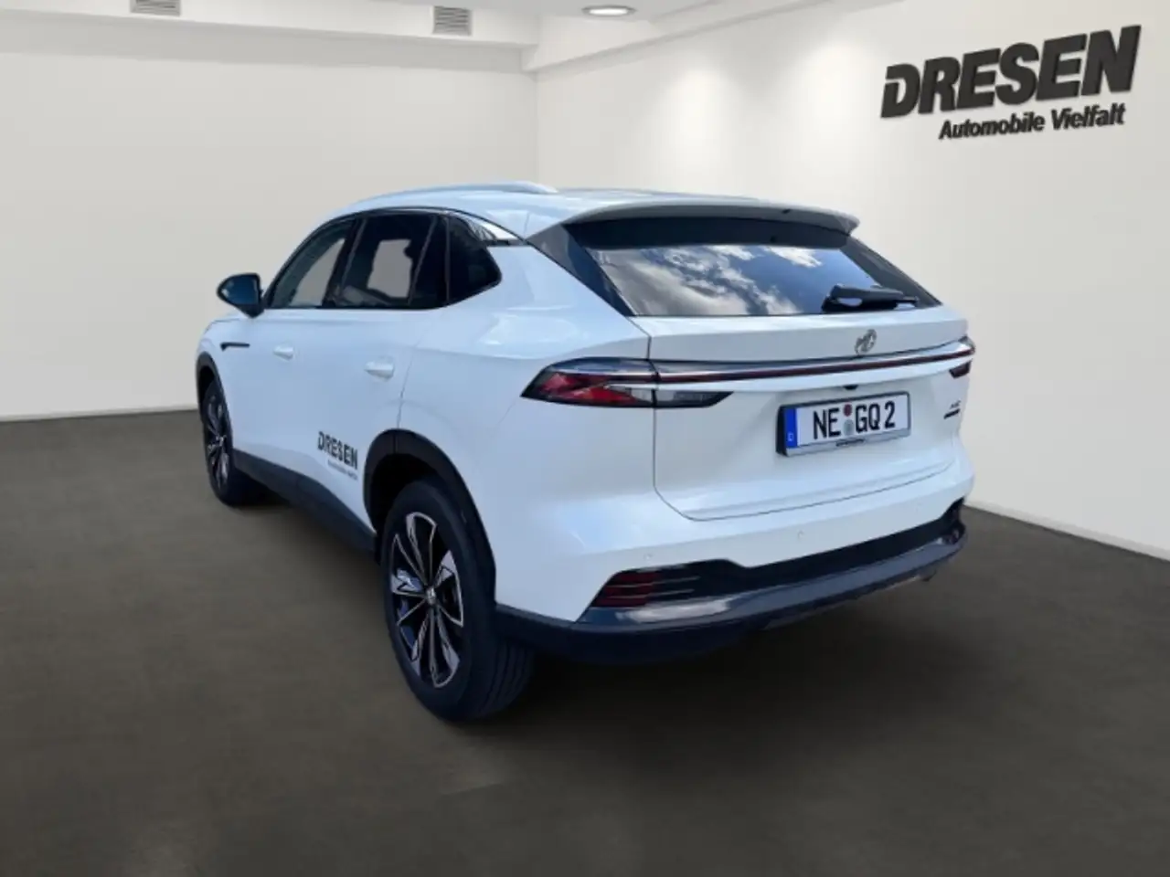 MG HS LUXURY 4