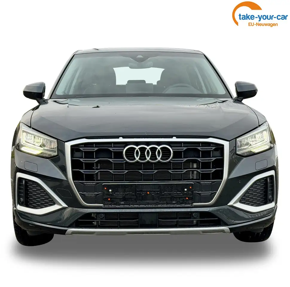 Audi Q2 8