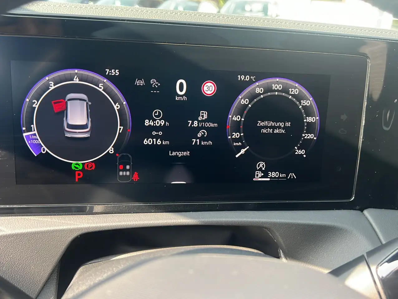 Volkswagen Tiguan 8