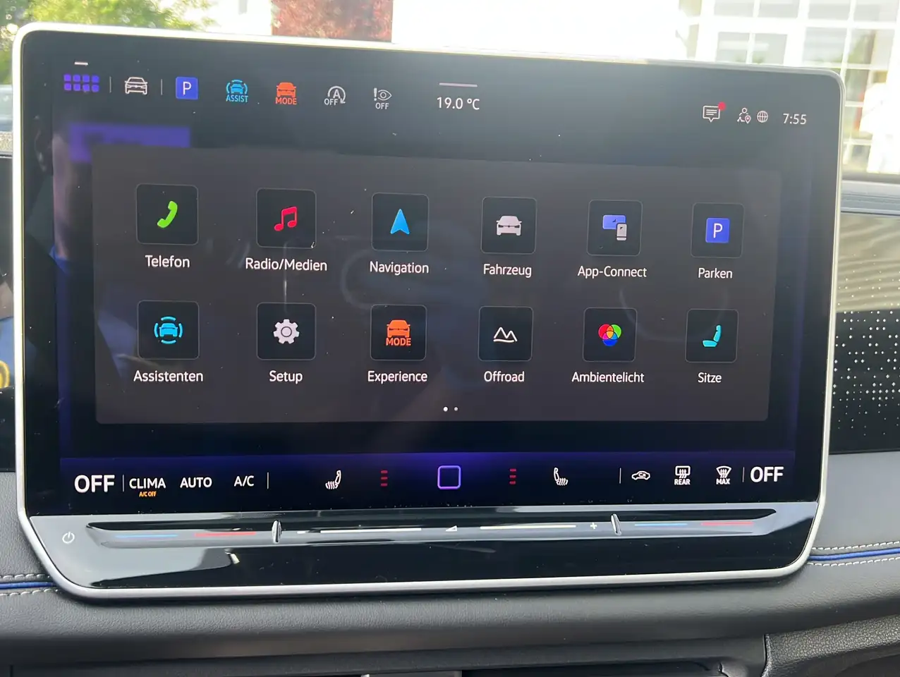 Volkswagen Tiguan 9