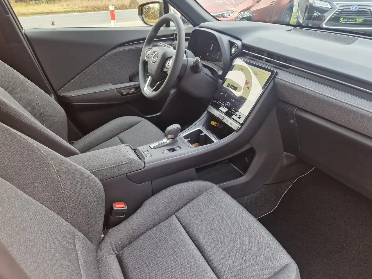 Lexus LBX 8