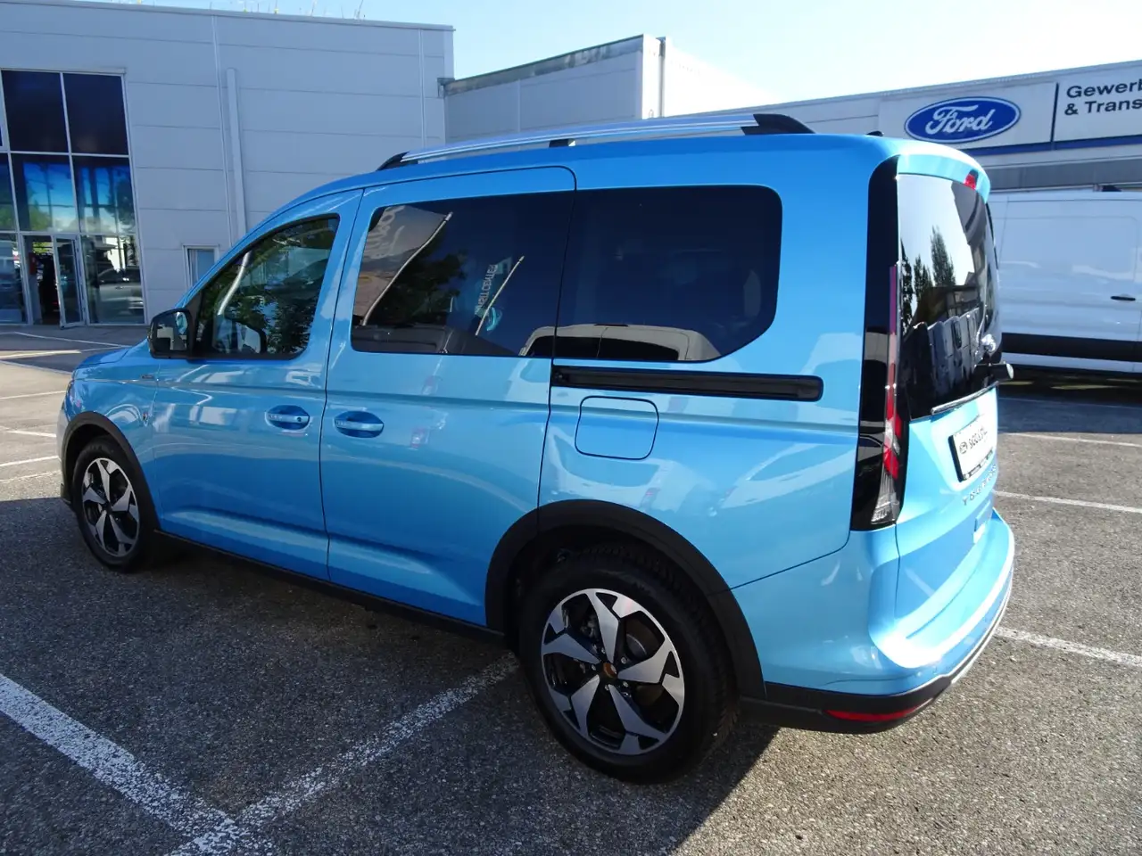 Ford Tourneo 8