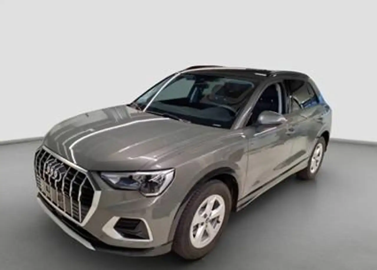 Audi Q3 4