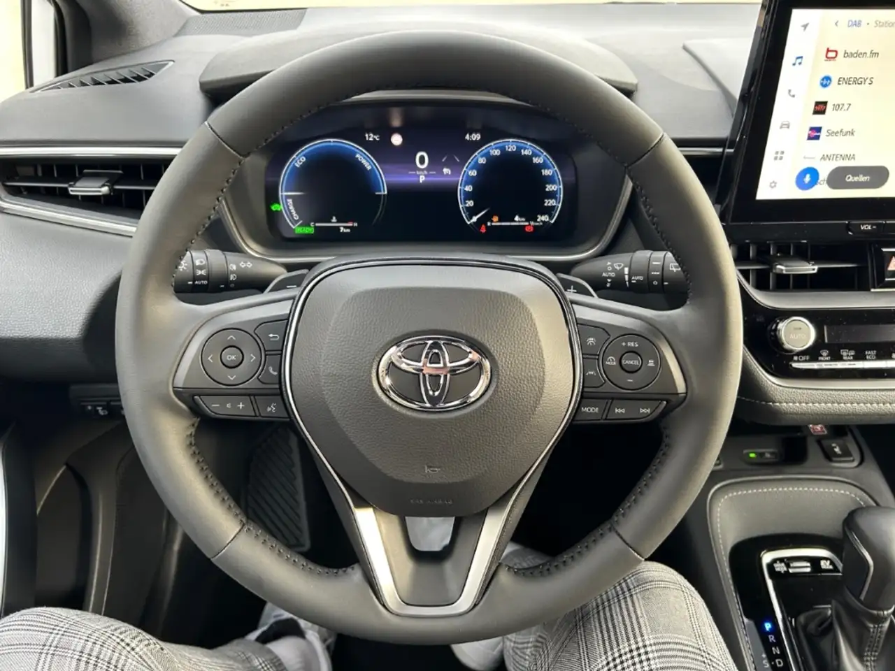 Toyota Corolla 16