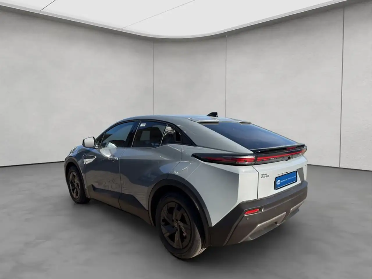 Toyota C-HR+ 3