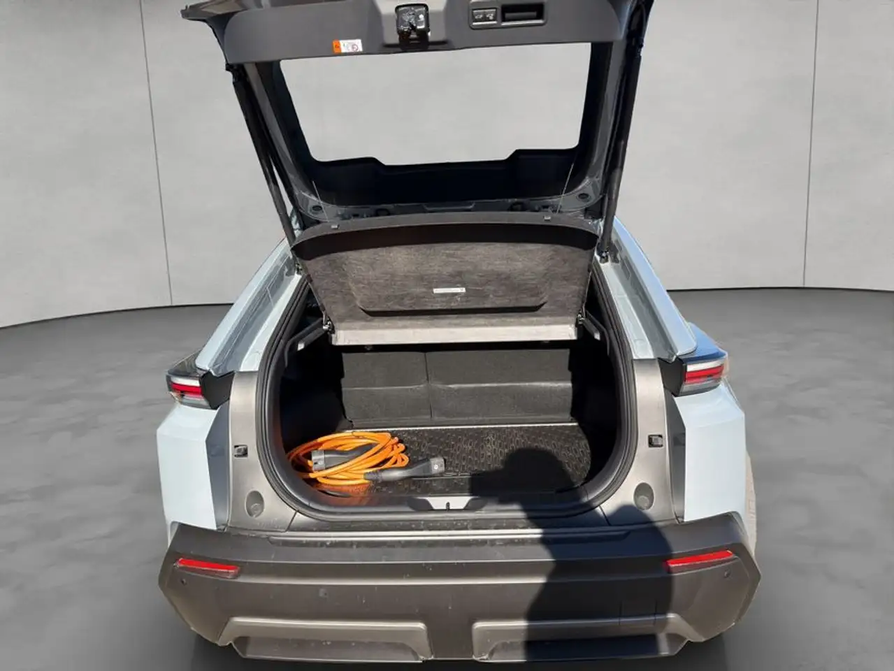 Toyota C-HR+ 5