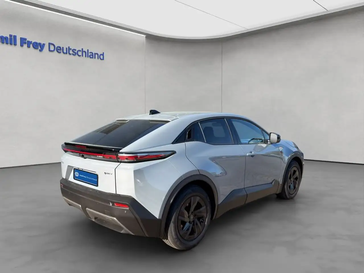 Toyota C-HR+ 6