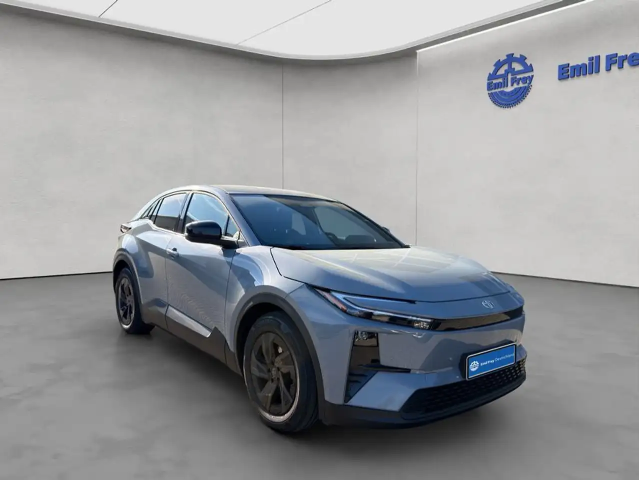 Toyota C-HR+ 8