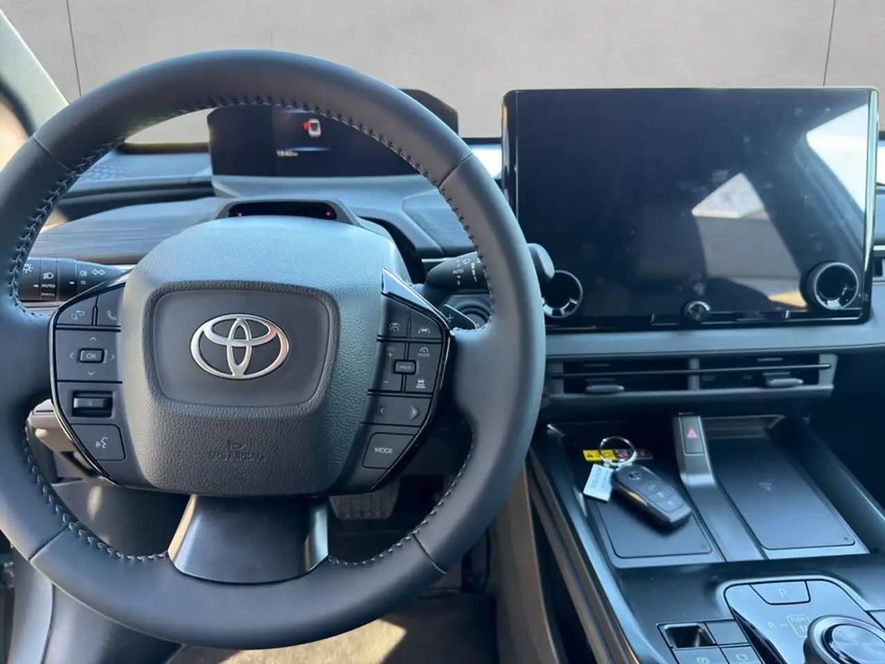 Toyota C-HR+ 13