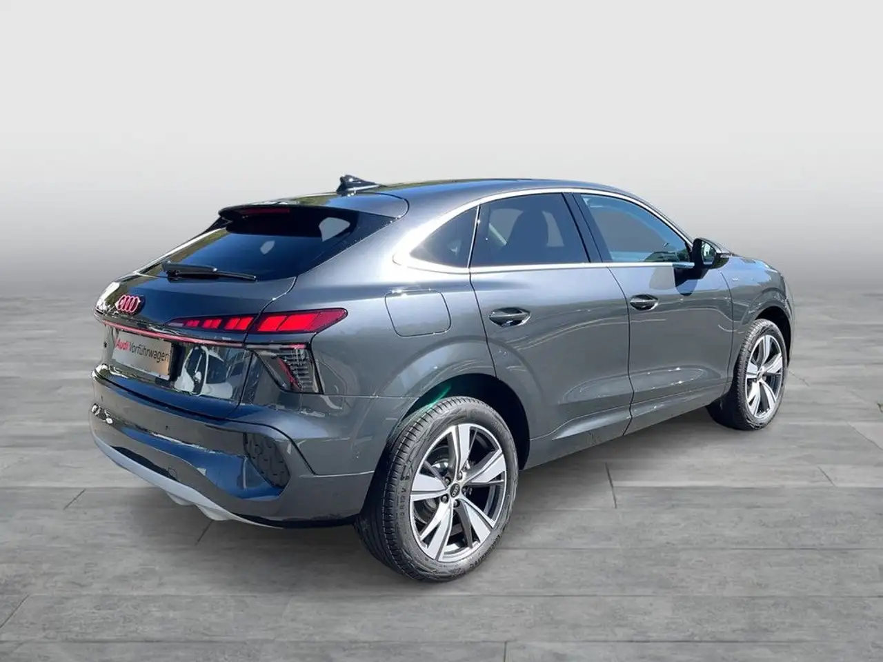 Audi Q3 5