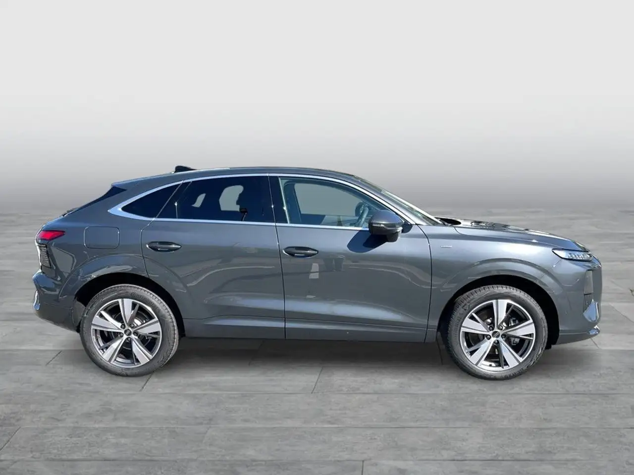 Audi Q3 6