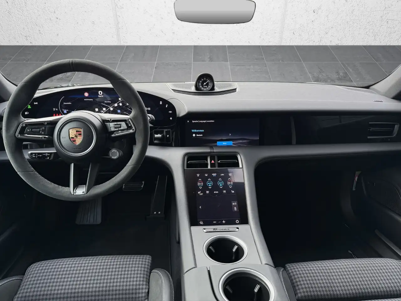 Porsche Taycan 4 11