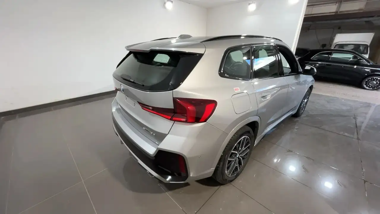 BMW X1 6