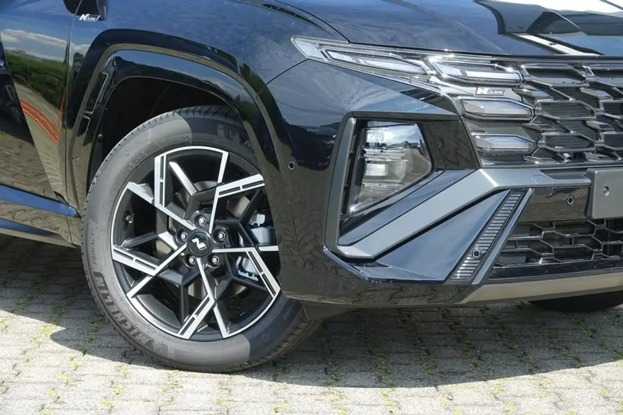 Hyundai TUCSON 4