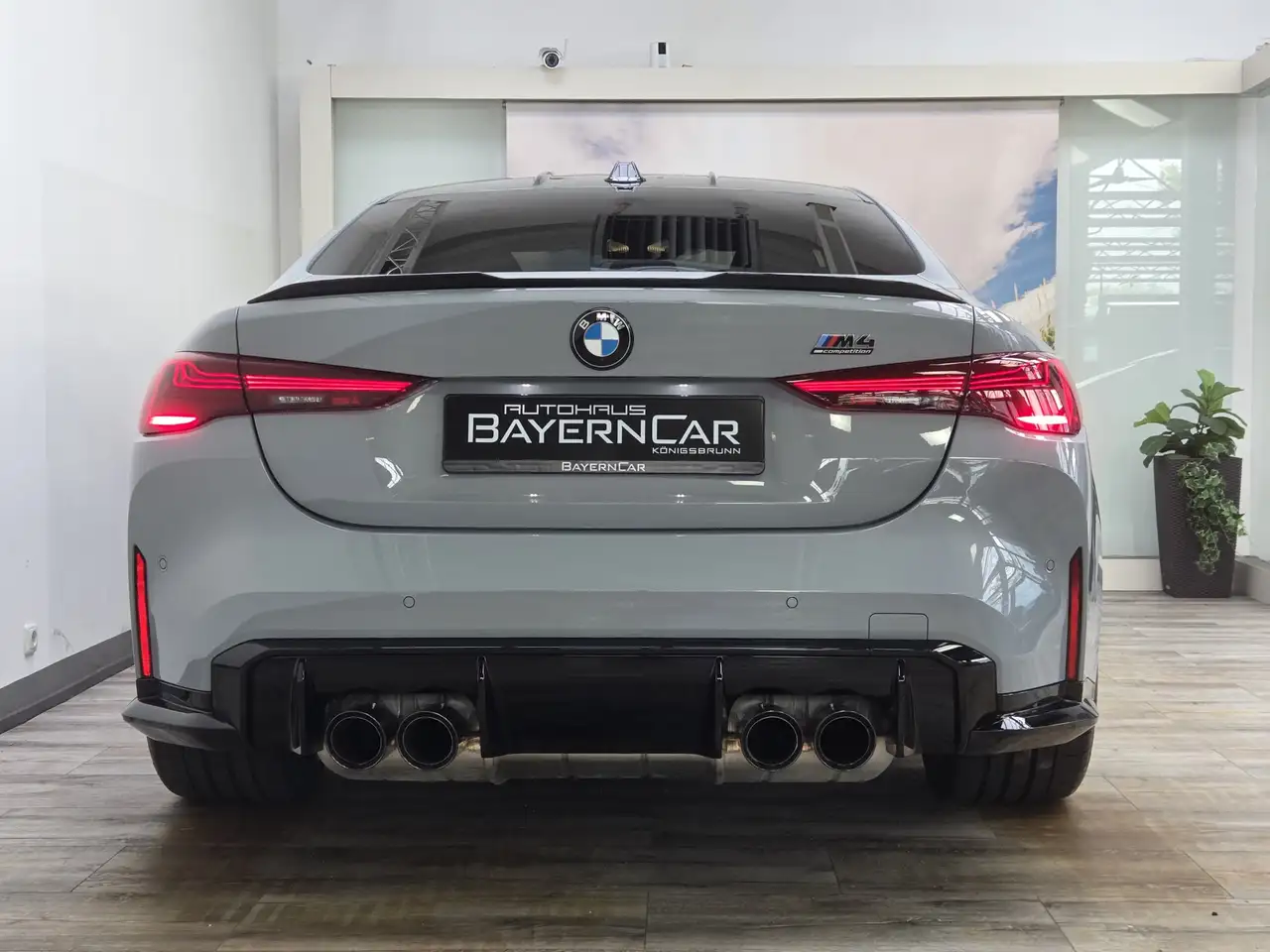 BMW M4 6