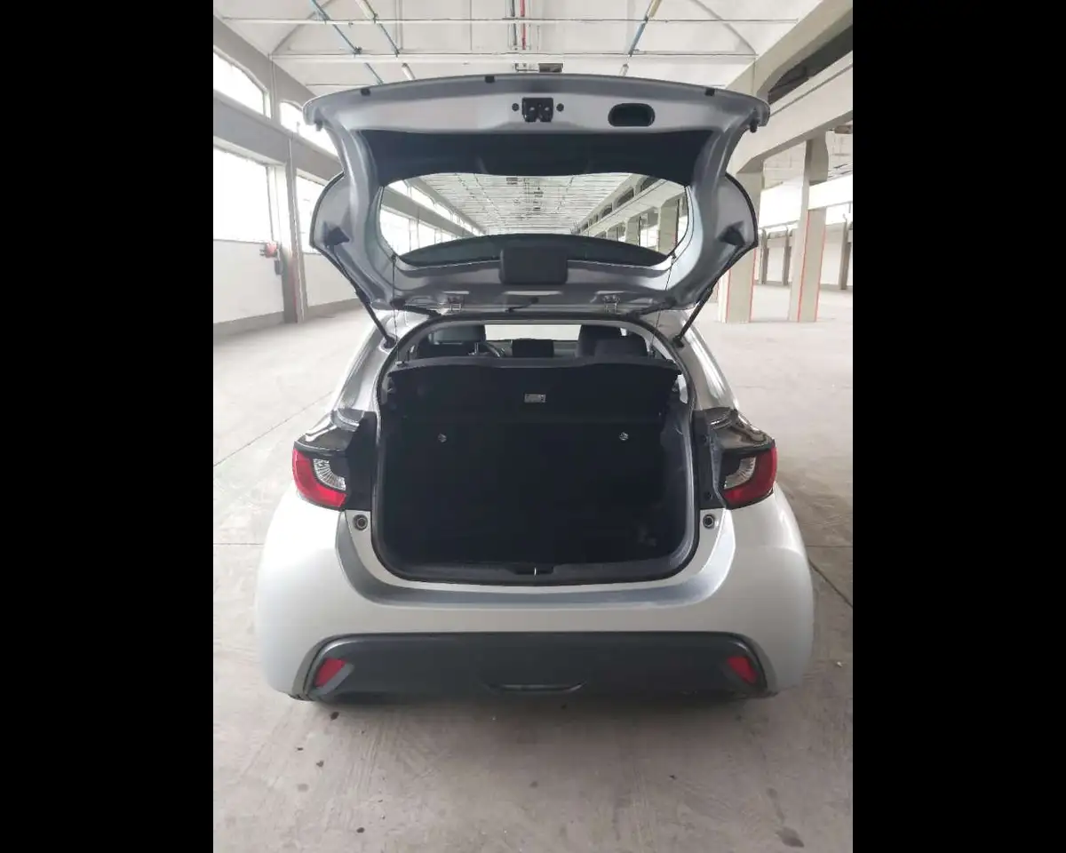 Toyota Yaris 6