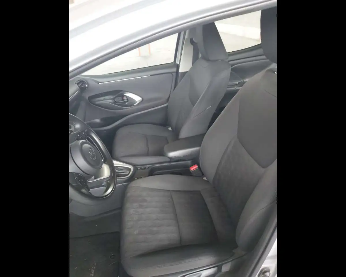 Toyota Yaris 8