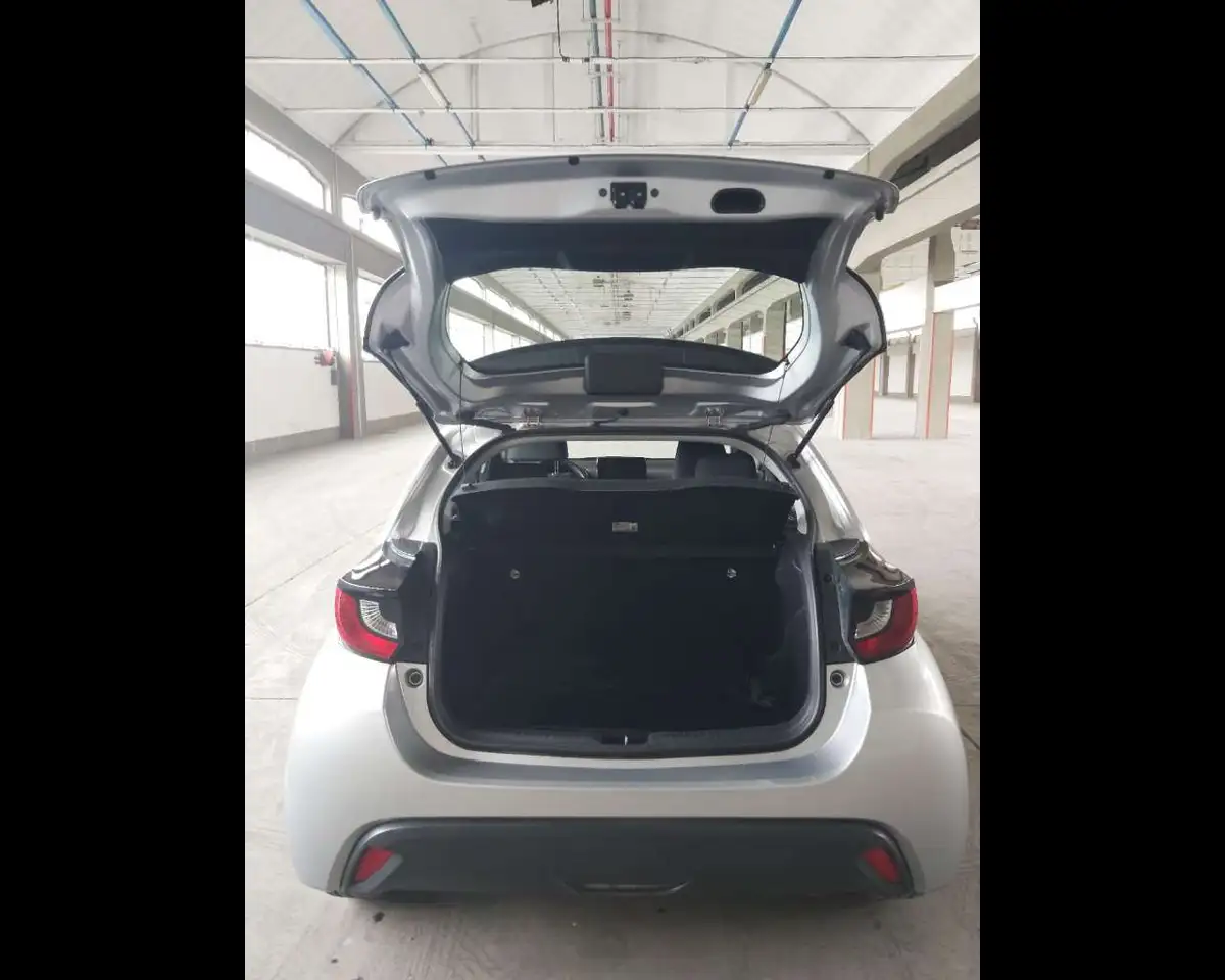 Toyota Yaris 10