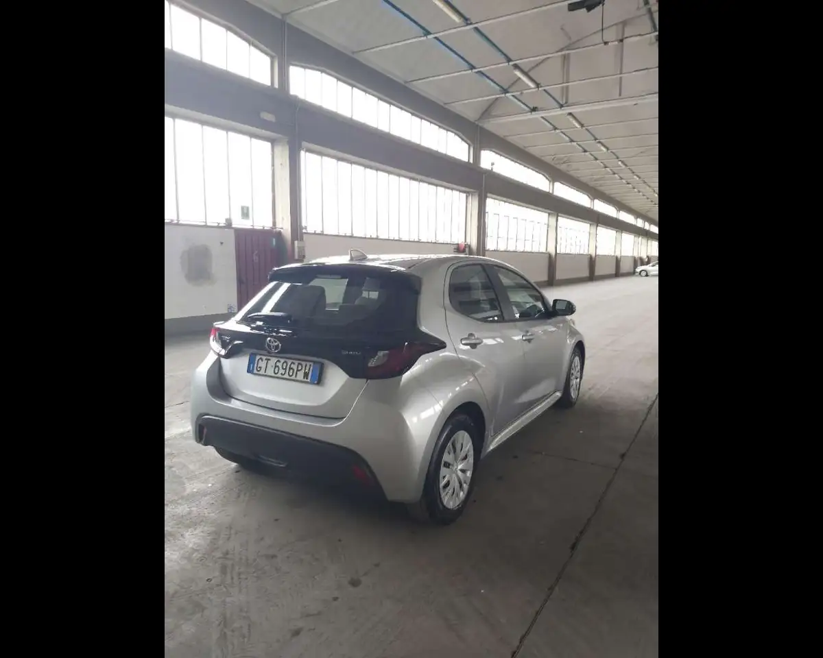 Toyota Yaris 12