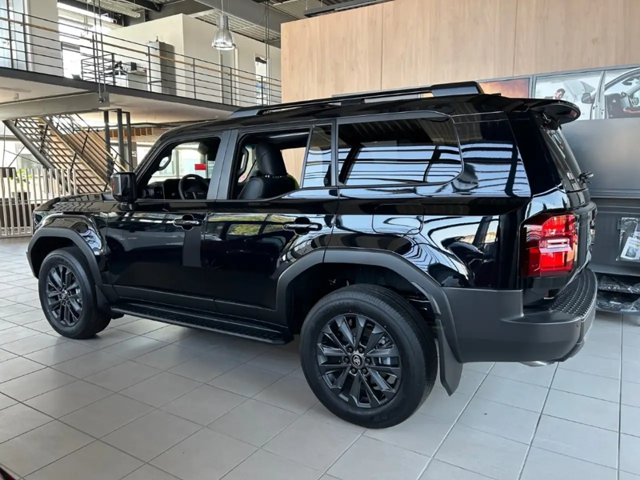 Toyota Land Cruiser 6