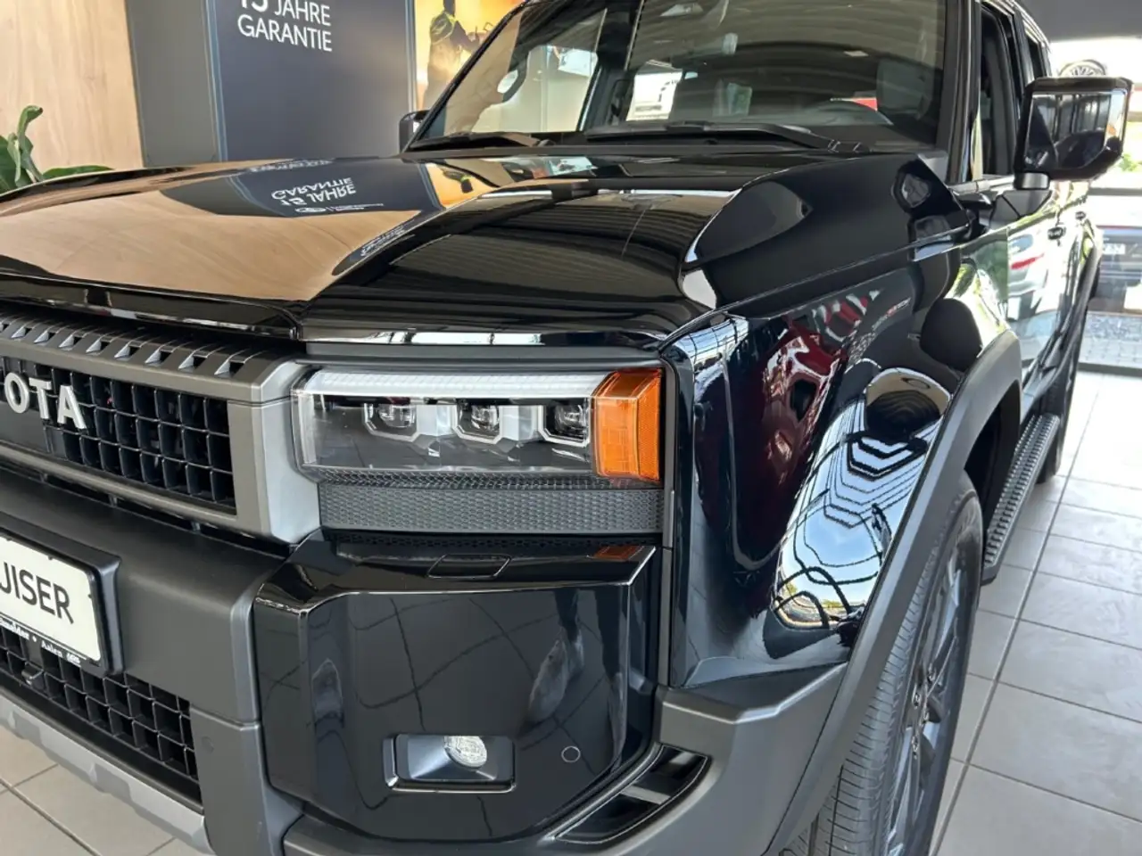 Toyota Land Cruiser 7