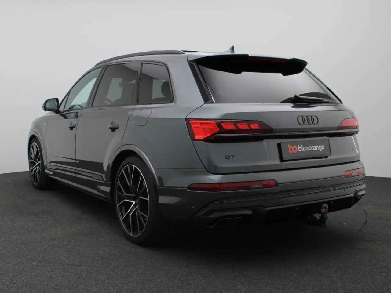 Audi Q7 4