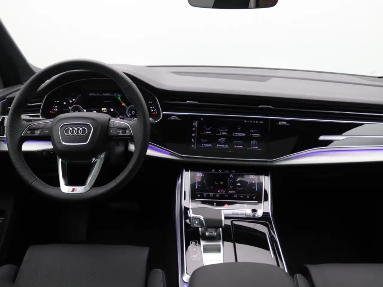Audi Q7 11