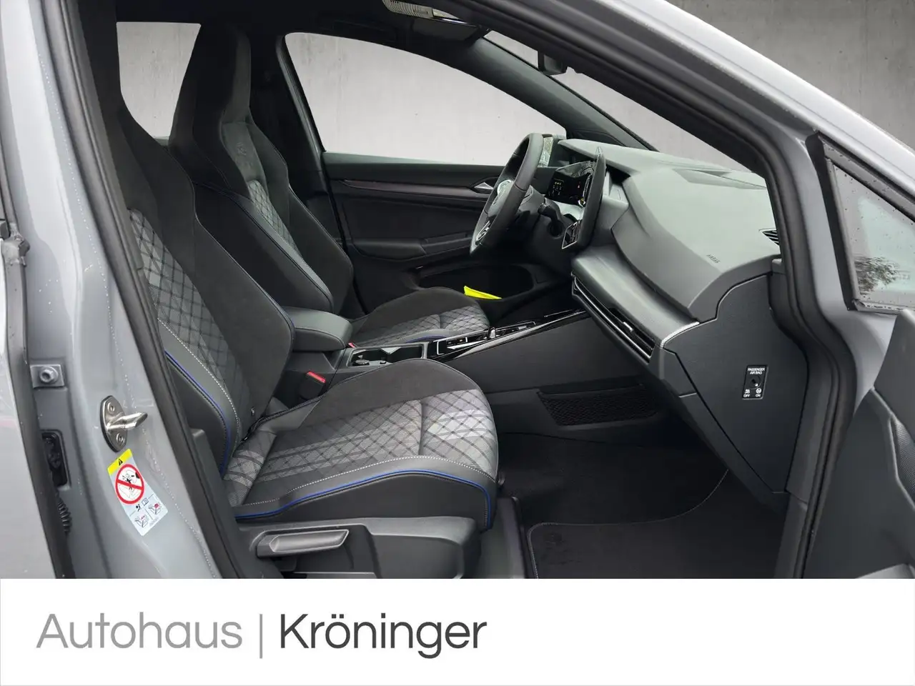Volkswagen Golf VIII 9