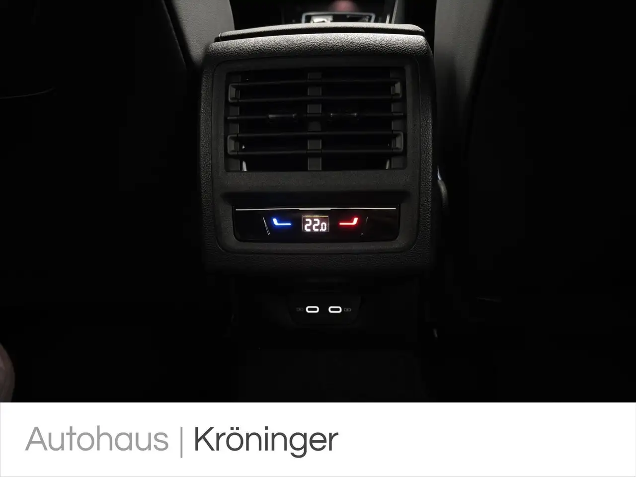 Volkswagen Golf VIII 16