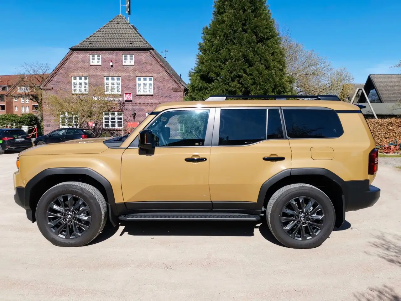 Toyota Land Cruiser 4