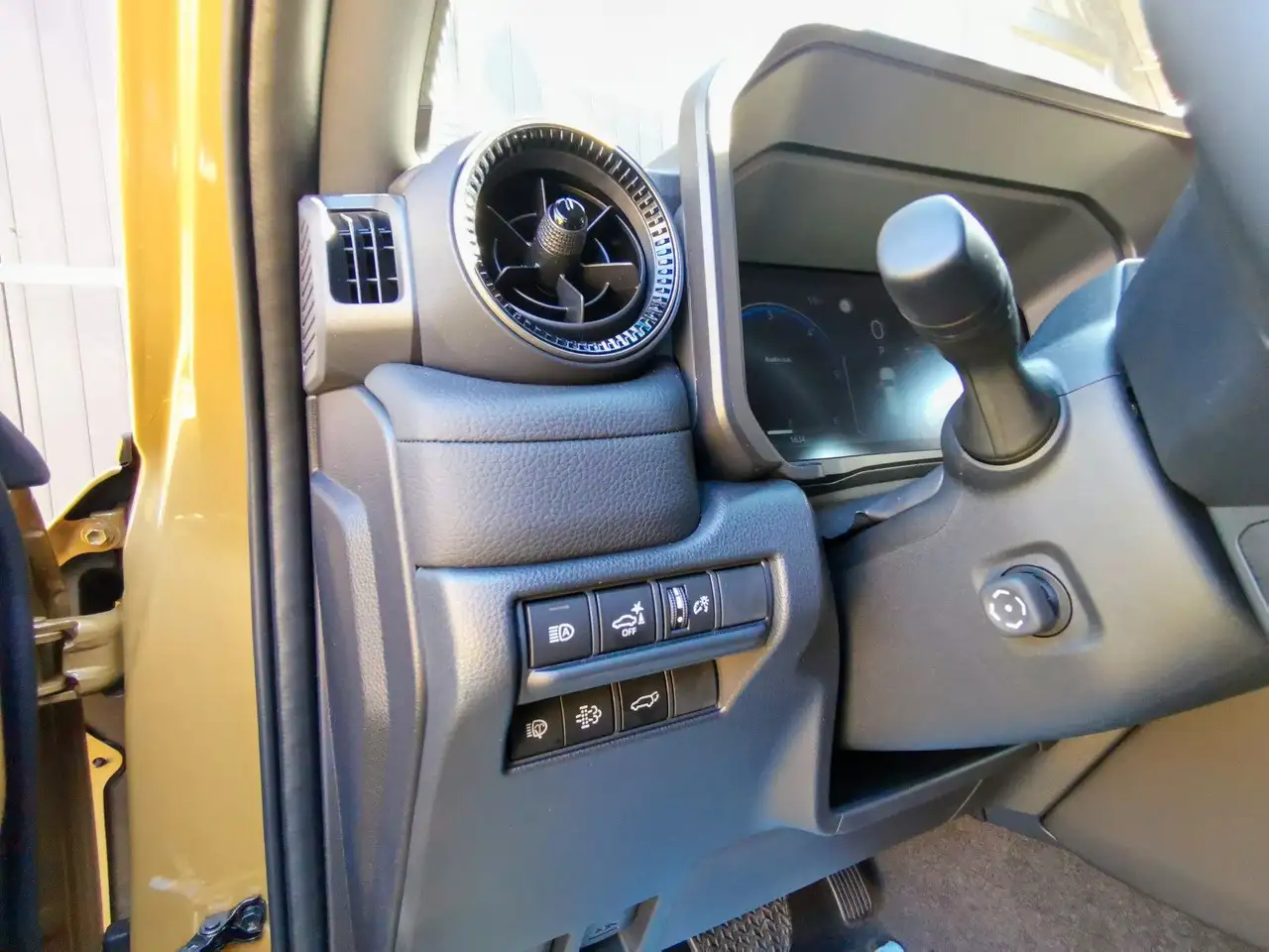 Toyota Land Cruiser 9