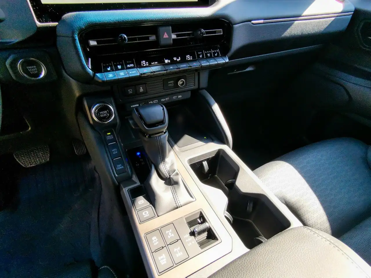 Toyota Land Cruiser 11