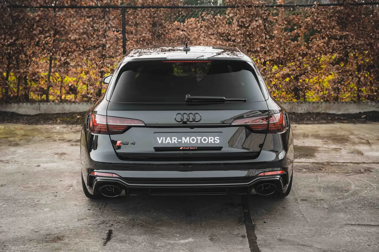 Audi RS4 4