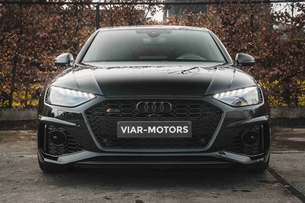 Audi RS4 5