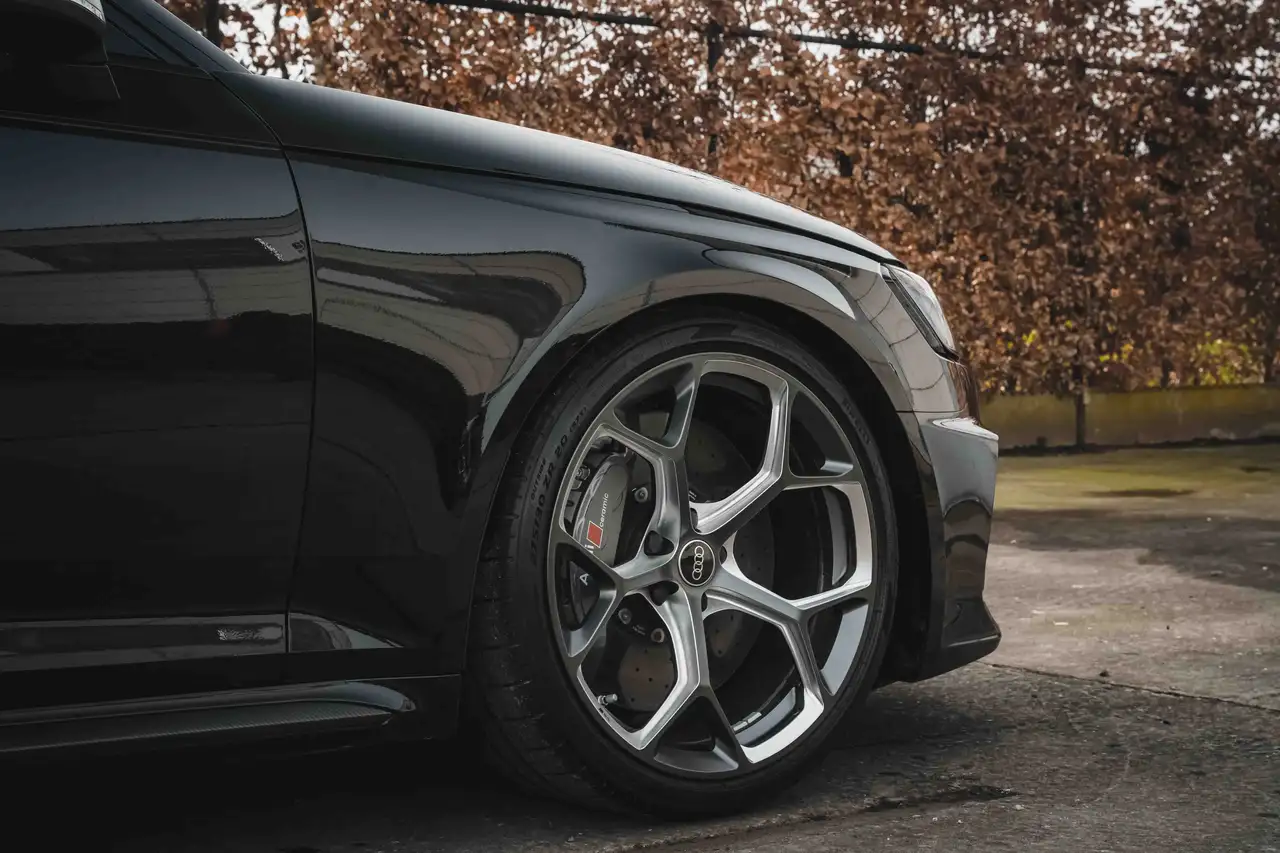 Audi RS4 8