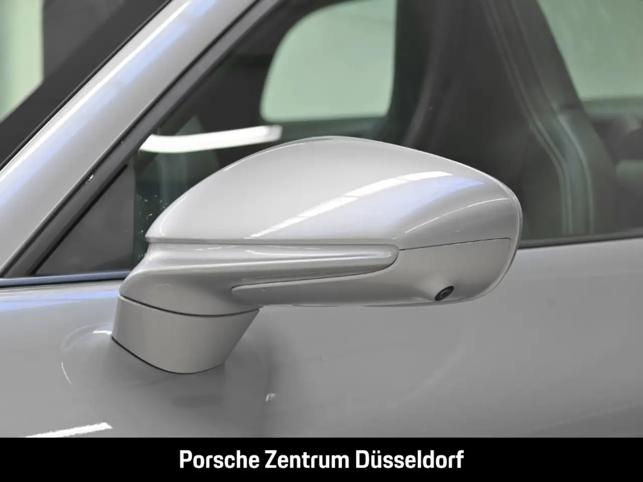 Porsche 992 911 10