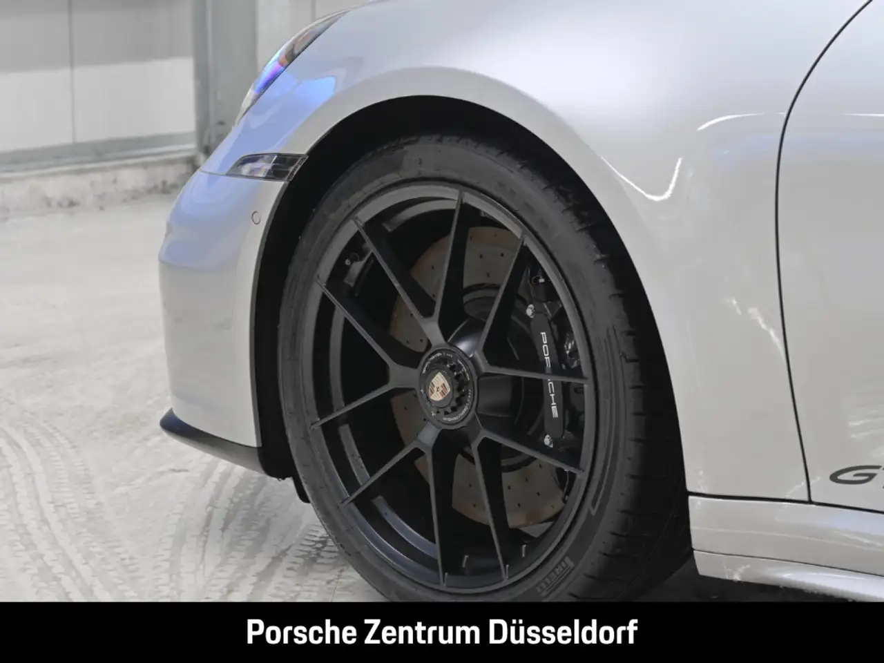 Porsche 992 911 11