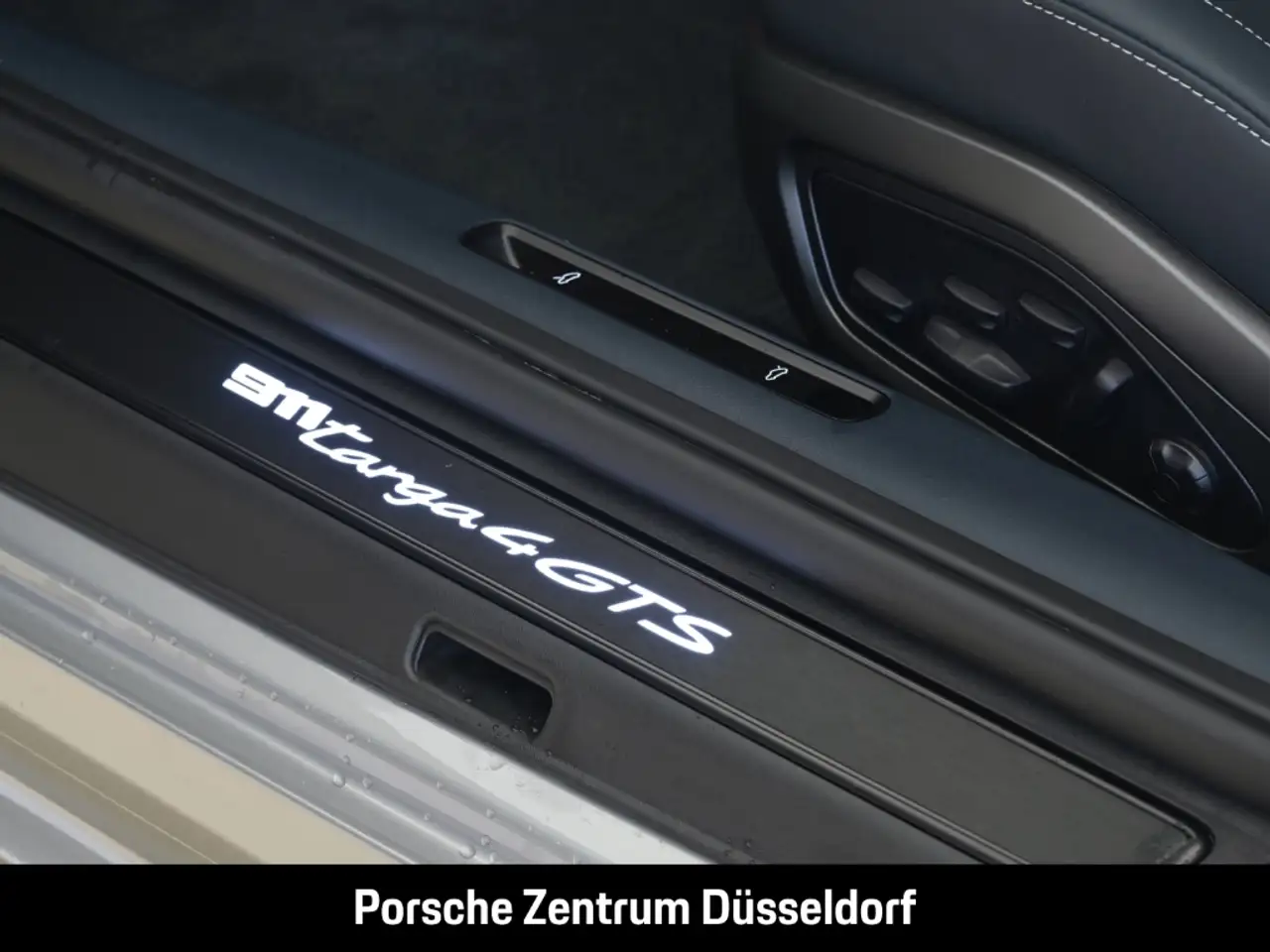Porsche 992 911 15