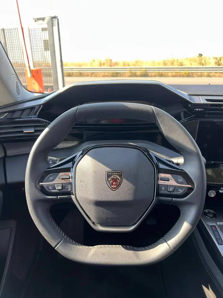 Peugeot 308 8