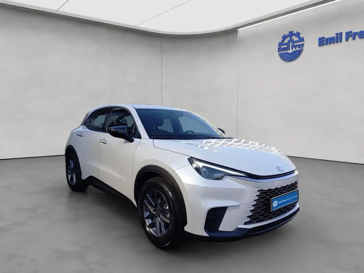 Lexus LBX 8